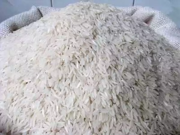 Nigerian Woman Mistakenly Cooks Poisonous Plastic Rice... What Happened will Shock You (Video)